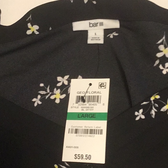 Bar III black and white blouse, brand new with tags - Picture 4 of 5